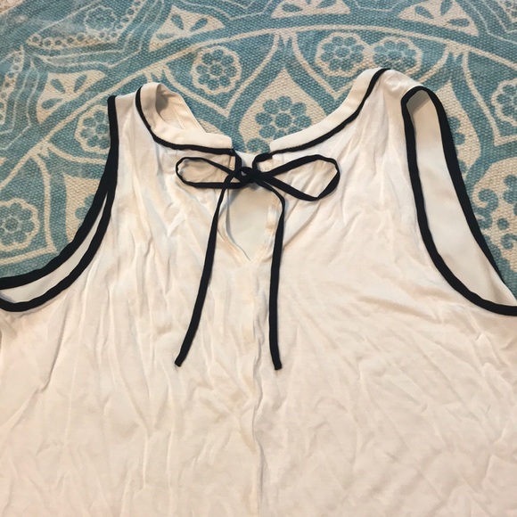 🚫SOLD🚫Loft mixed media cream tank - Picture 4 of 4